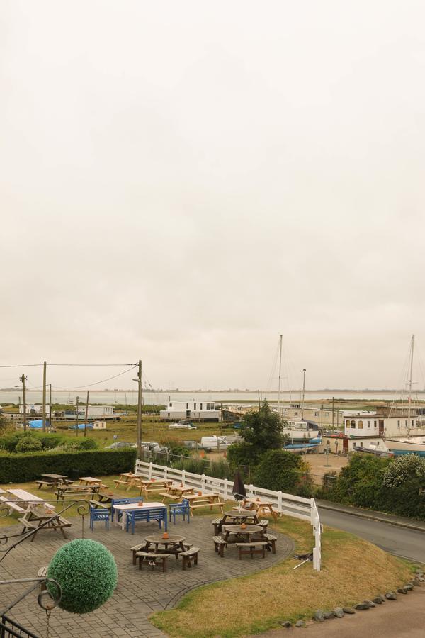 The Victory At Mersea Уэст-Мерси Экстерьер фото